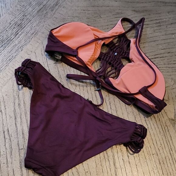 Burgendy wine bikini set by Dolce Vita size M - Picture 2 of 8